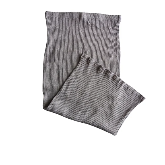 Medium Ribbed Knit Skirt Set - Picture 4 of 7